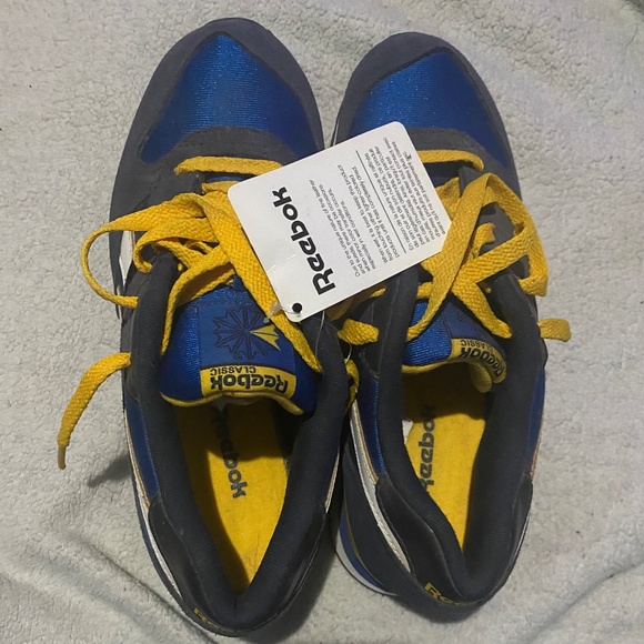 Reebok Classic - Picture 1 of 7